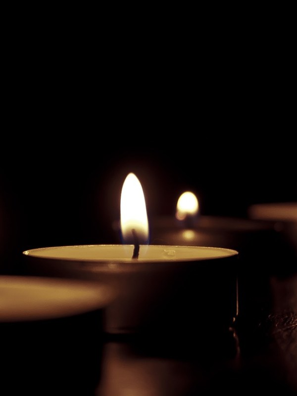 In memoriam: a luci&nbsp;spente